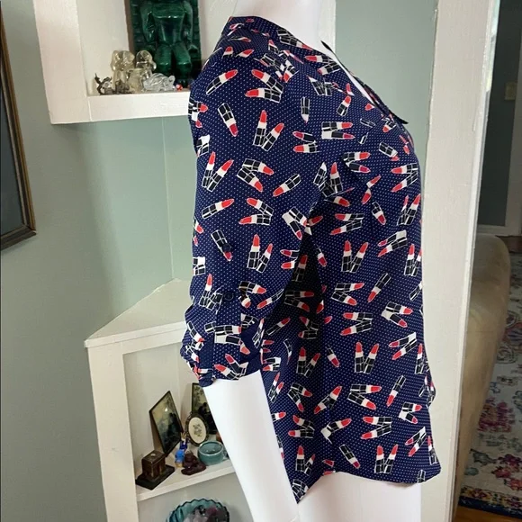 NWT New Express Novelty Navy Blue Lipstick Women's Top shirt blouse xs XSmall - Picture 12 of 14